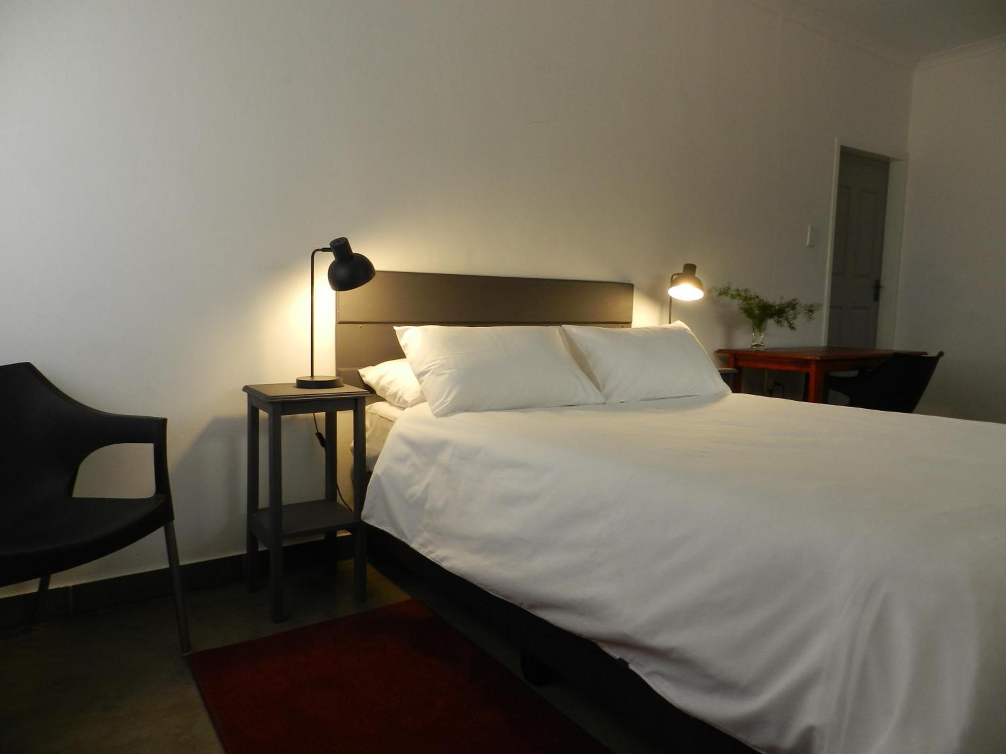 President Paul Kruger Guest Lodge 勒斯滕堡 外观 照片