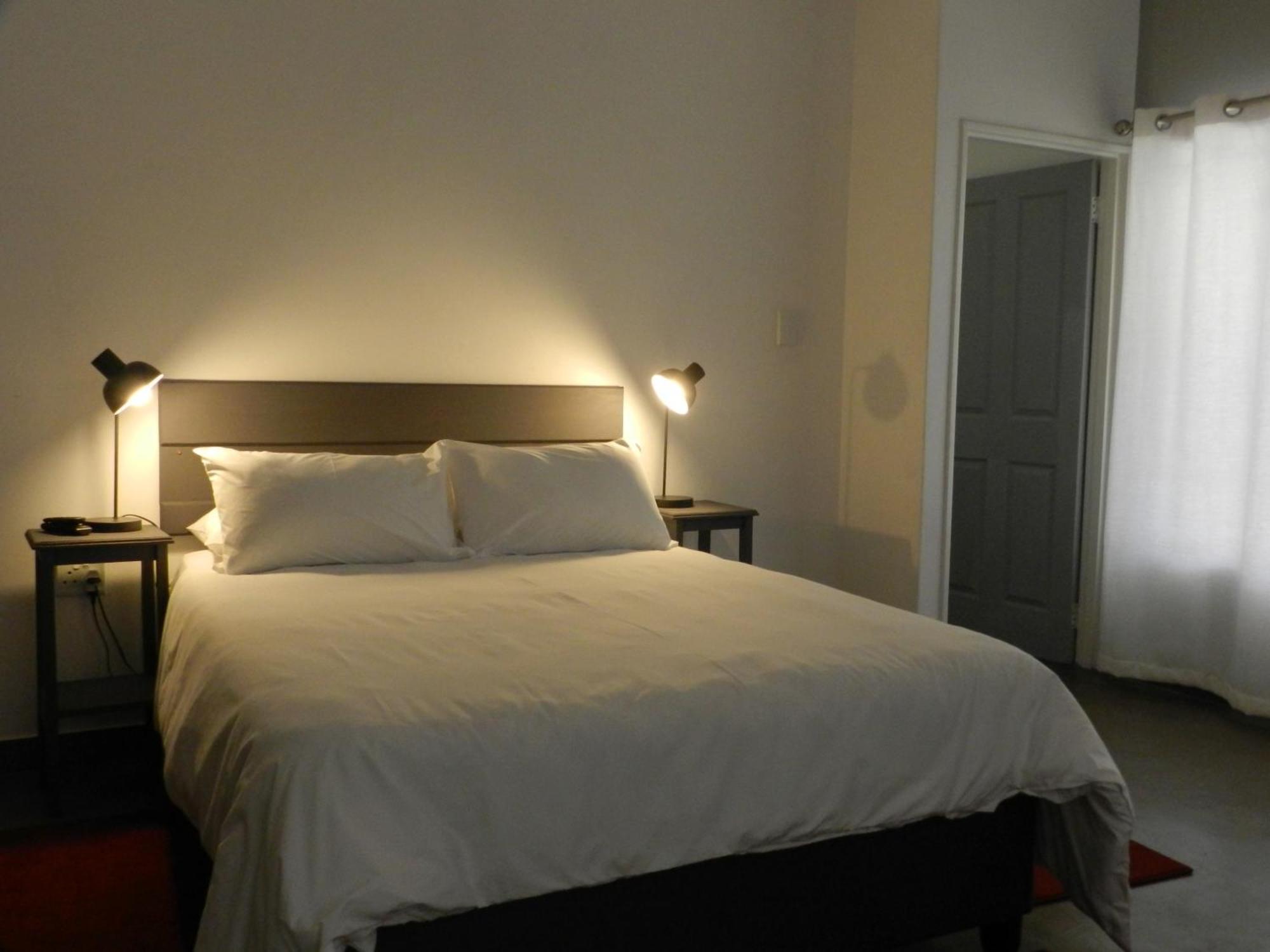 President Paul Kruger Guest Lodge 勒斯滕堡 外观 照片
